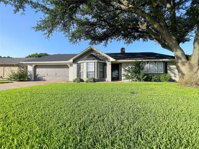 112 Overcrest Drive, Benbrook TX 76126