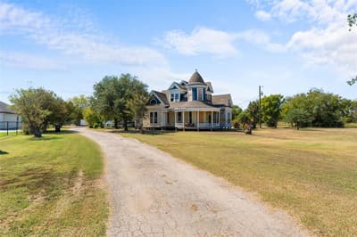 1724 Zagota Crossing Road, Terrell TX 75161