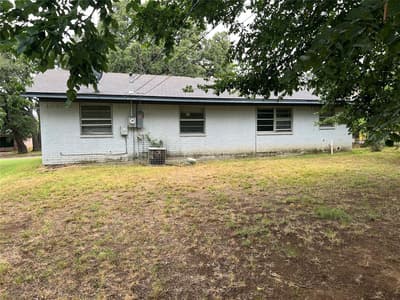 233 Hillcrest Drive, Nocona TX 76255 - Photo 3