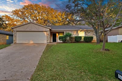4807 Crestmont Court, Arlington TX 76017