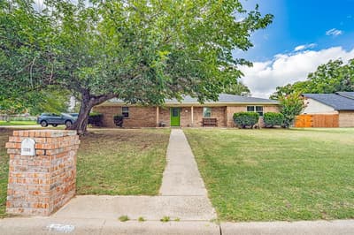 1300 4th Street, Granbury TX 76048