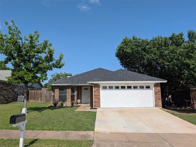 8220 Meadowbrook Drive, Watauga TX 76148