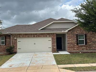 409 Willow Creek Drive, Glenn Heights TX 75154