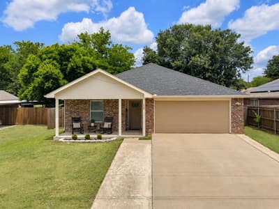 115 E Cason Street, Irving TX 75061