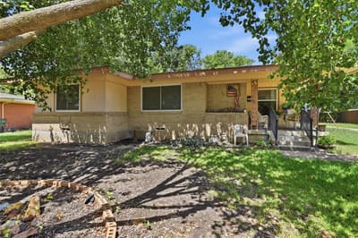 913 Blossom Circle, Garland TX 75041