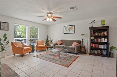 1428 Creekview Drive, Lewisville TX 75067 - Photo 5