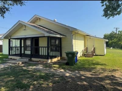 323 E Lloyd Street, Krum TX 76249