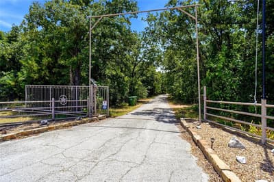 447 W Bypass 287, Alvord TX 76225