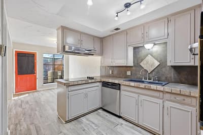 981 Chateau Valee Circle, Bedford TX 76022 - Photo 3