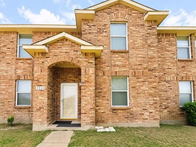 3008 Crimson Clover Drive, Lancaster TX 75134