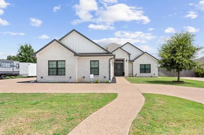 205 Fox Run Lane, Robinson TX 76706