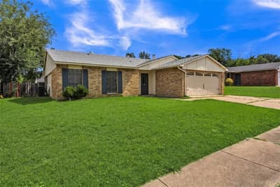 6705 Greenfield Drive, Arlington TX 76016