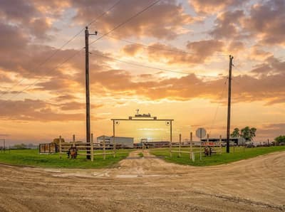 1010 County Road 382, Era TX 76238