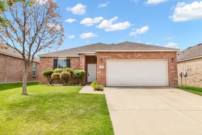 2408 Lohani Lane, Fort Worth TX 76131