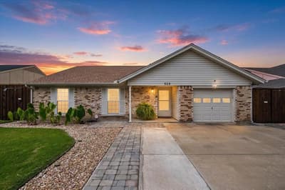829 W Crossland Boulevard, Grand Prairie TX 75052