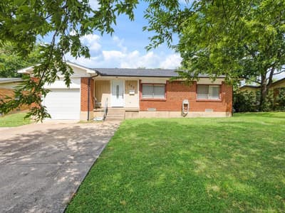 706 N Carrier Parkway, Grand Prairie TX 75050