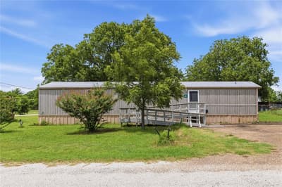 500 N Moreland Street, De Leon TX 76444