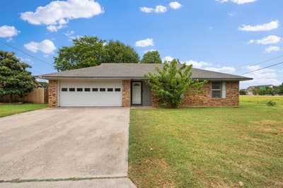 2 Finley Circle, Krum TX 76249