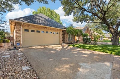 1208 Oriental Avenue, Arlington TX 76011 - Photo 3