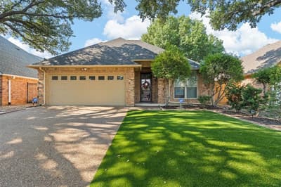 1208 Oriental Avenue, Arlington TX 76011 - Photo 4