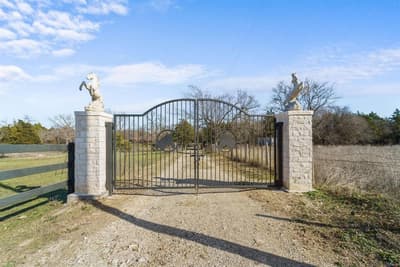 1006 S Clark Road, Cedar Hill TX 75104