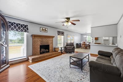 892 Highland Circle, Springtown TX 76082 - Photo 5