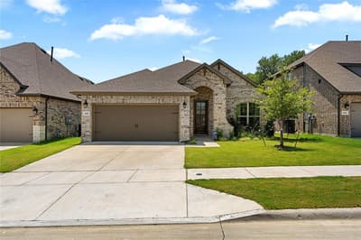 8608 Spindletop Drive, Fort Worth TX 76120