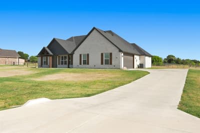 121 Friendship Way, Boyd TX 76023 - Photo 2
