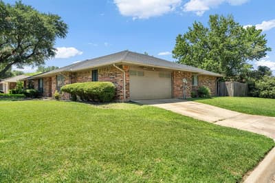 4600 Applewood Road, Fort Worth TX 76133 - Photo 2