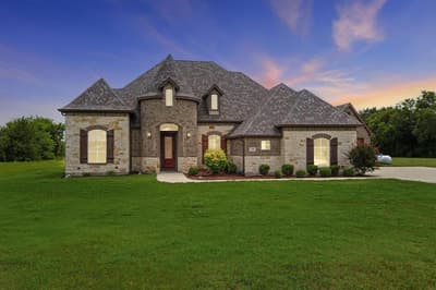 241 Rockett Lane, Pecan Hill TX 75154