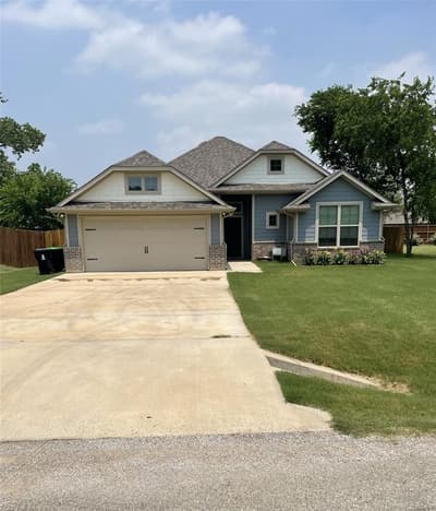 618 E Walcott Street, Pilot Point TX 76258 - Photo 2
