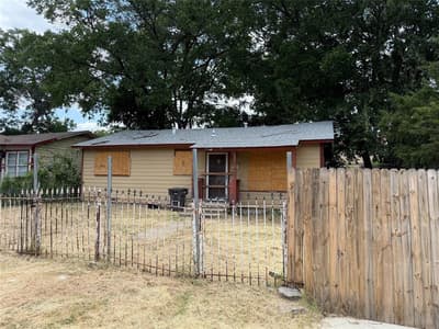 4220 Evans Avenue, Fort Worth TX 76115