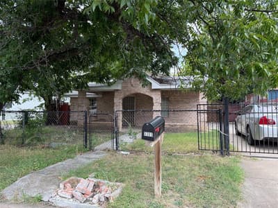 3301 S Main Street, Fort Worth TX 76110