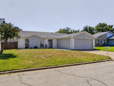 1915 Lavon Creek Lane, Arlington TX 76006 - Photo 2
