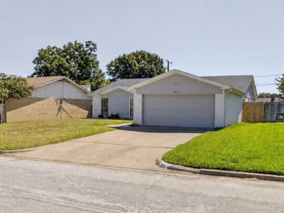 1915 Lavon Creek Lane, Arlington TX 76006 - Photo 3