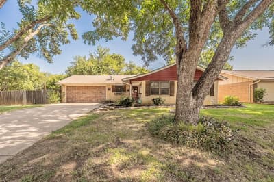 612 Bayless Drive, Euless TX 76040 - Photo 2