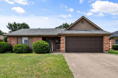 806 Wind Brooke Drive, Arlington TX 76001