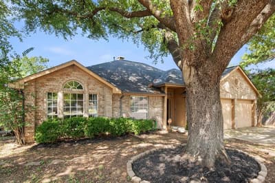 2818 Glen Ridge Drive, Arlington TX 76016
