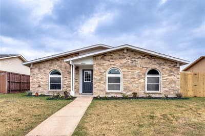 2909 Flagstone Drive, Garland TX 75044 - Photo 2