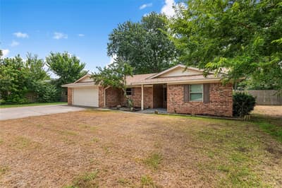 2018 Ashland Street, Gainesville TX 76240 - Photo 3