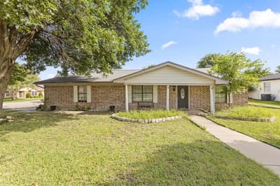 304 Childers Avenue, Benbrook TX 76126