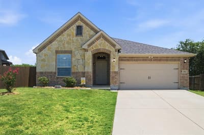3901 Kensington Drive, Sanger TX 76266