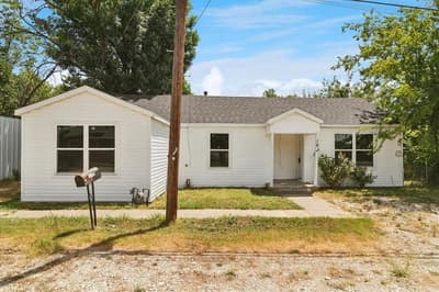 102 N 3rd Street, Sanger TX 76266