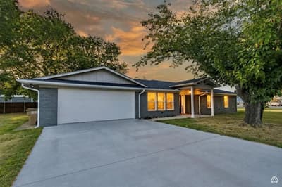 128 N Osborn Street, Alba TX 75410