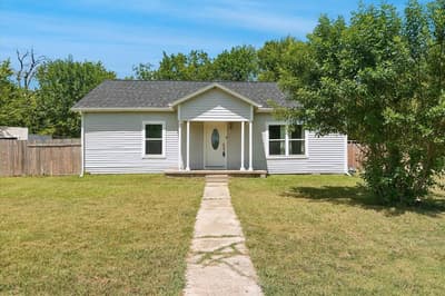 403 S 7th Street, Sanger TX 76266