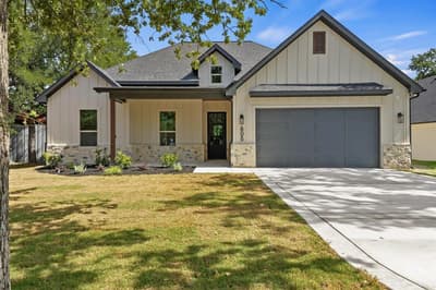 605 N Stewart Street, Azle TX 76020