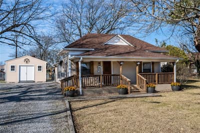 909 N Main Street, Ector TX 75439