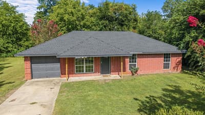 235 Hickory Street, Blossom TX 75416