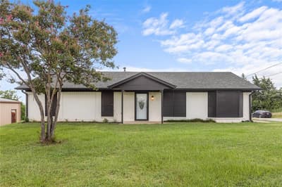 1939 E Texas Street, Denison TX 75021