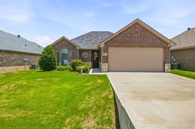 3209 Main Street, Granbury TX 76049